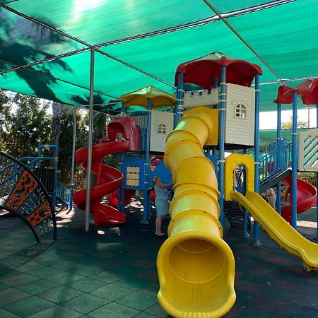 Club Grand Side Hotel Bagian luar foto