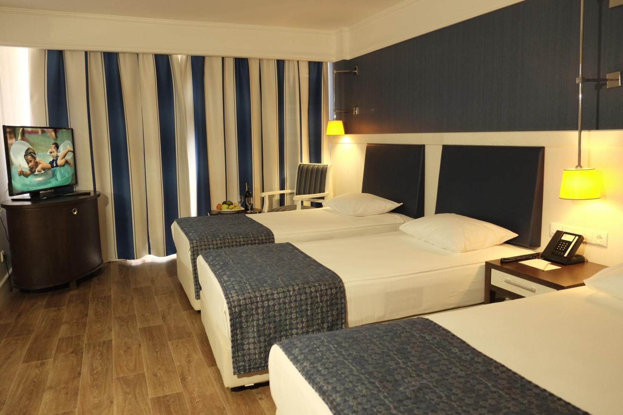 Club Grand Side Hotel Bagian luar foto