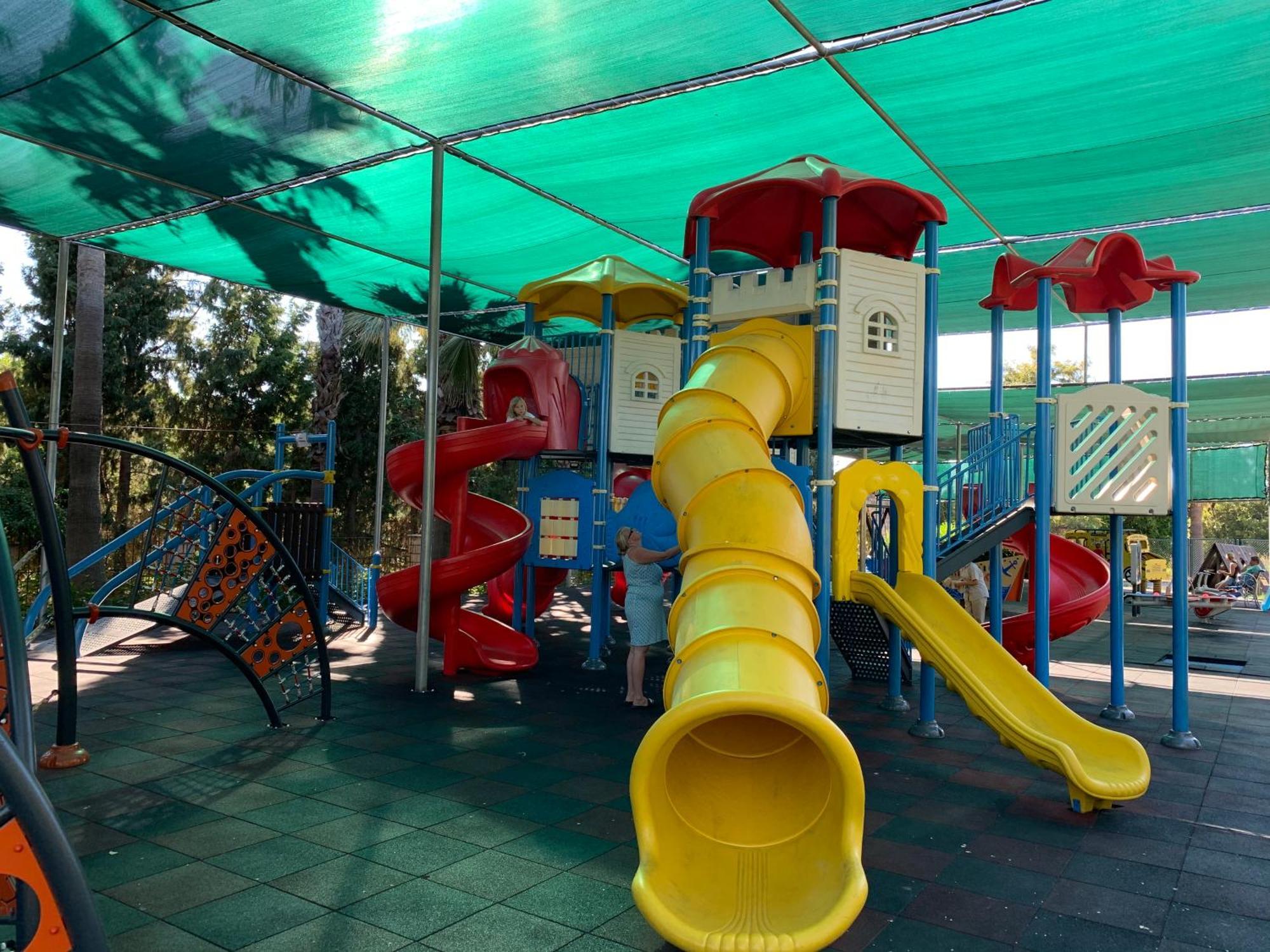 Club Grand Side Hotel Bagian luar foto
